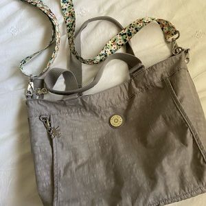 KIPLING PURSE - like new